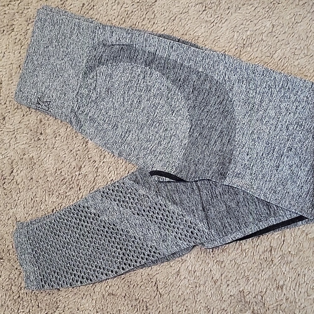 Victoria's Secret Pink Seamless Leggings size xs Black/Gray